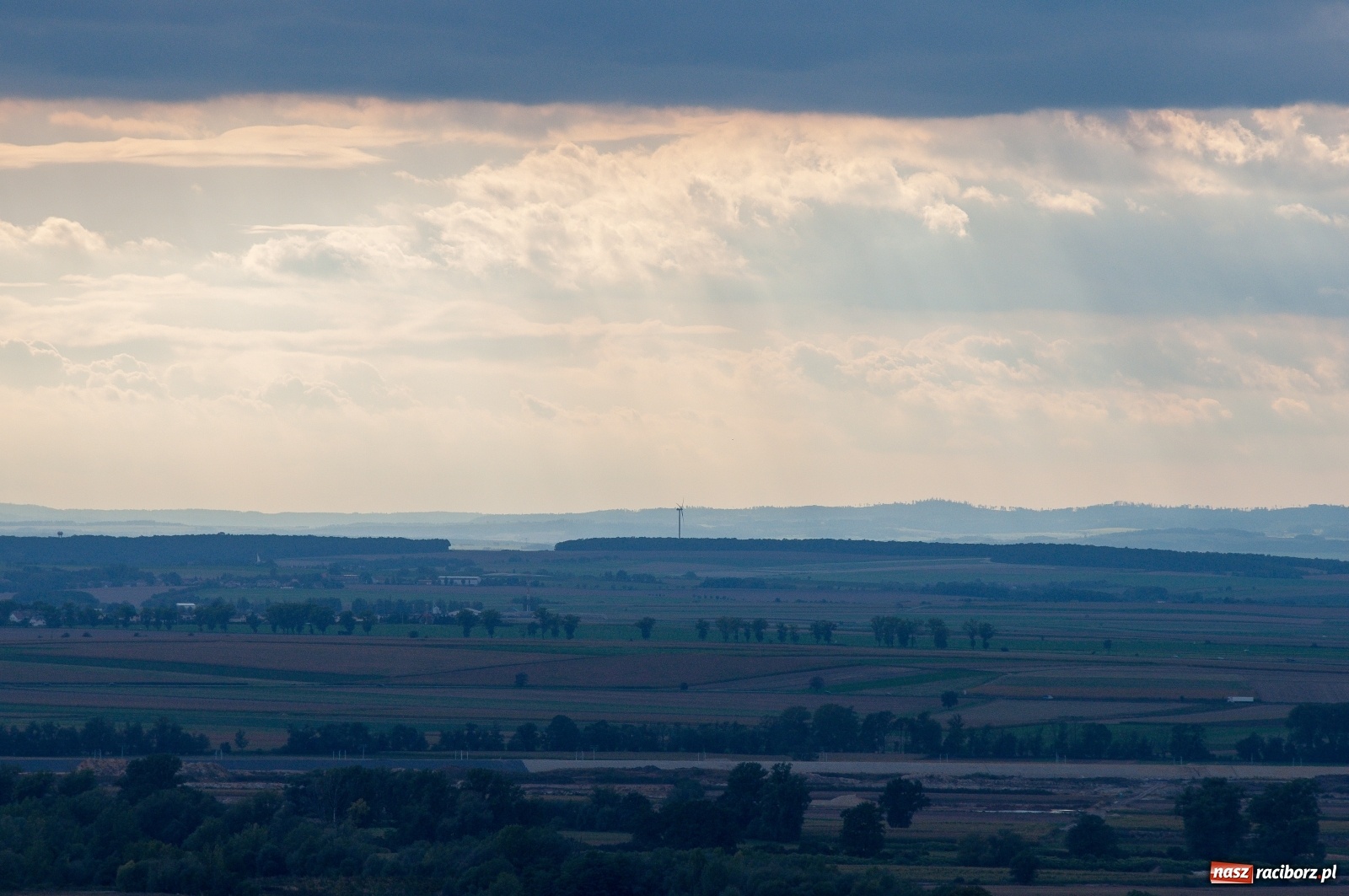 Zdjęcie w galerii na portalu naszraciborz.pl: Wieża widokowa w Pogrzebieniu już otwarta. Zobaczcie, co z niej widać [FOTO]  wiadomości z regionu