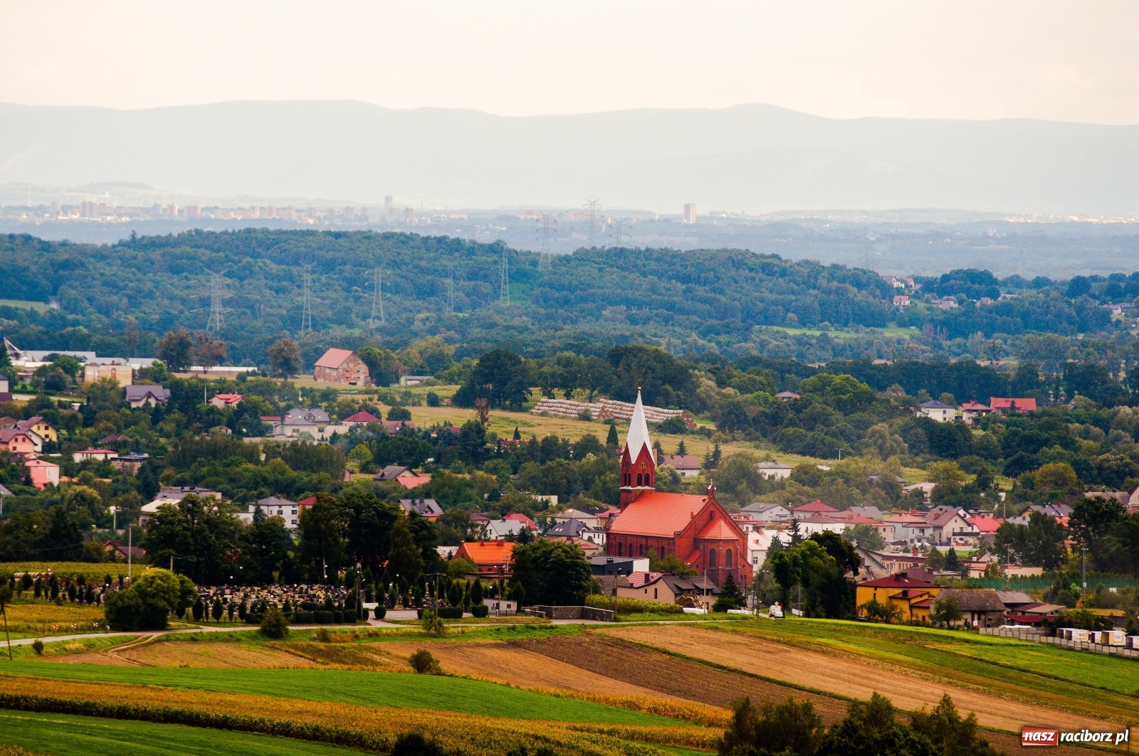 Zdjęcie w galerii na portalu naszraciborz.pl: Wieża widokowa w Pogrzebieniu już otwarta. Zobaczcie, co z niej widać [FOTO]  wiadomości z regionu