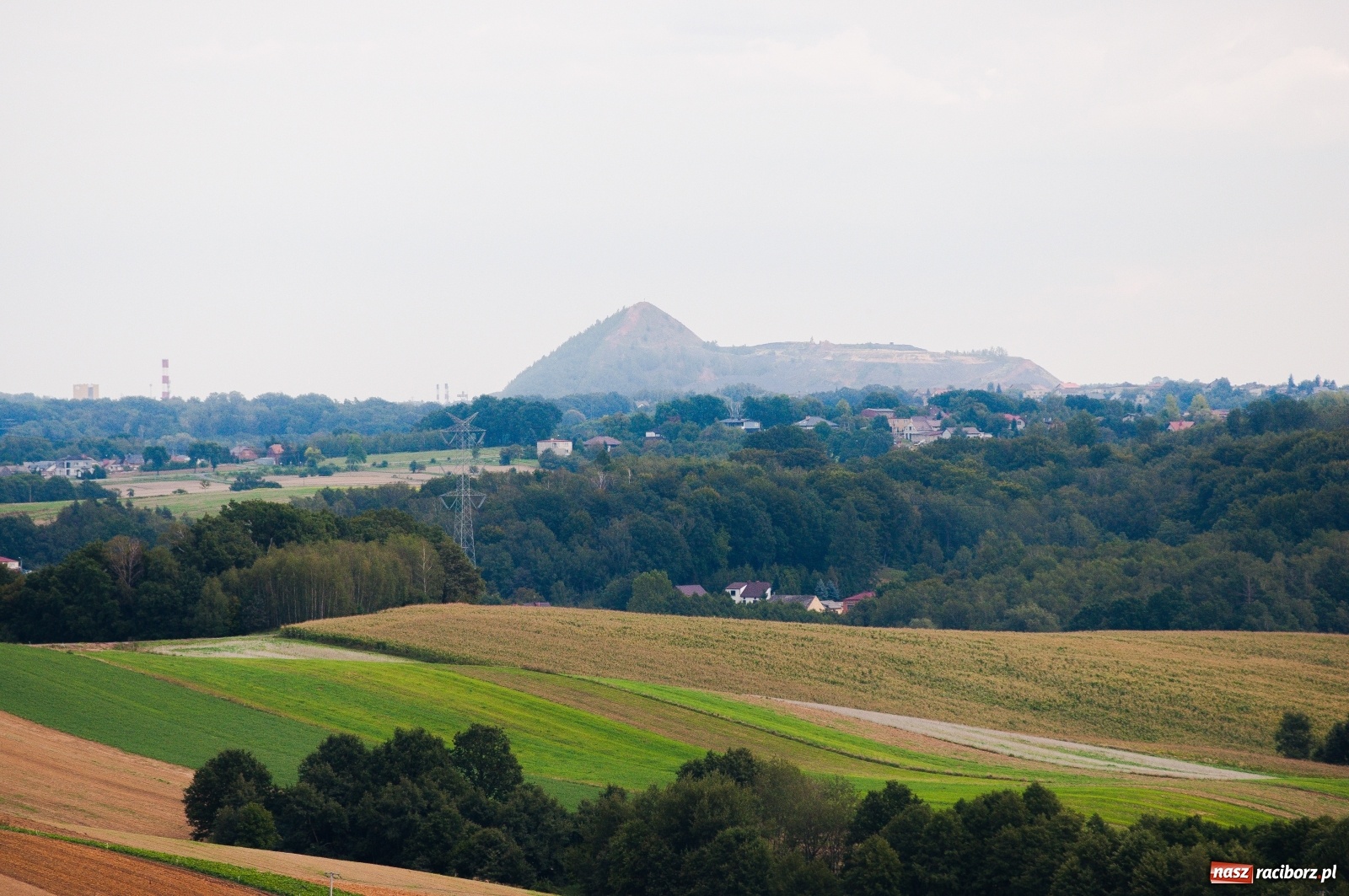 Zdjęcie w galerii na portalu naszraciborz.pl: Wieża widokowa w Pogrzebieniu już otwarta. Zobaczcie, co z niej widać [FOTO]  wiadomości z regionu
