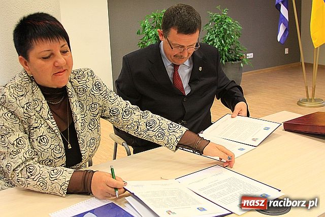 Zdjęcie w galerii na portalu naszraciborz.pl: Przyjaźń ukraińsko-raciborska podpisana wiadomości z regionu