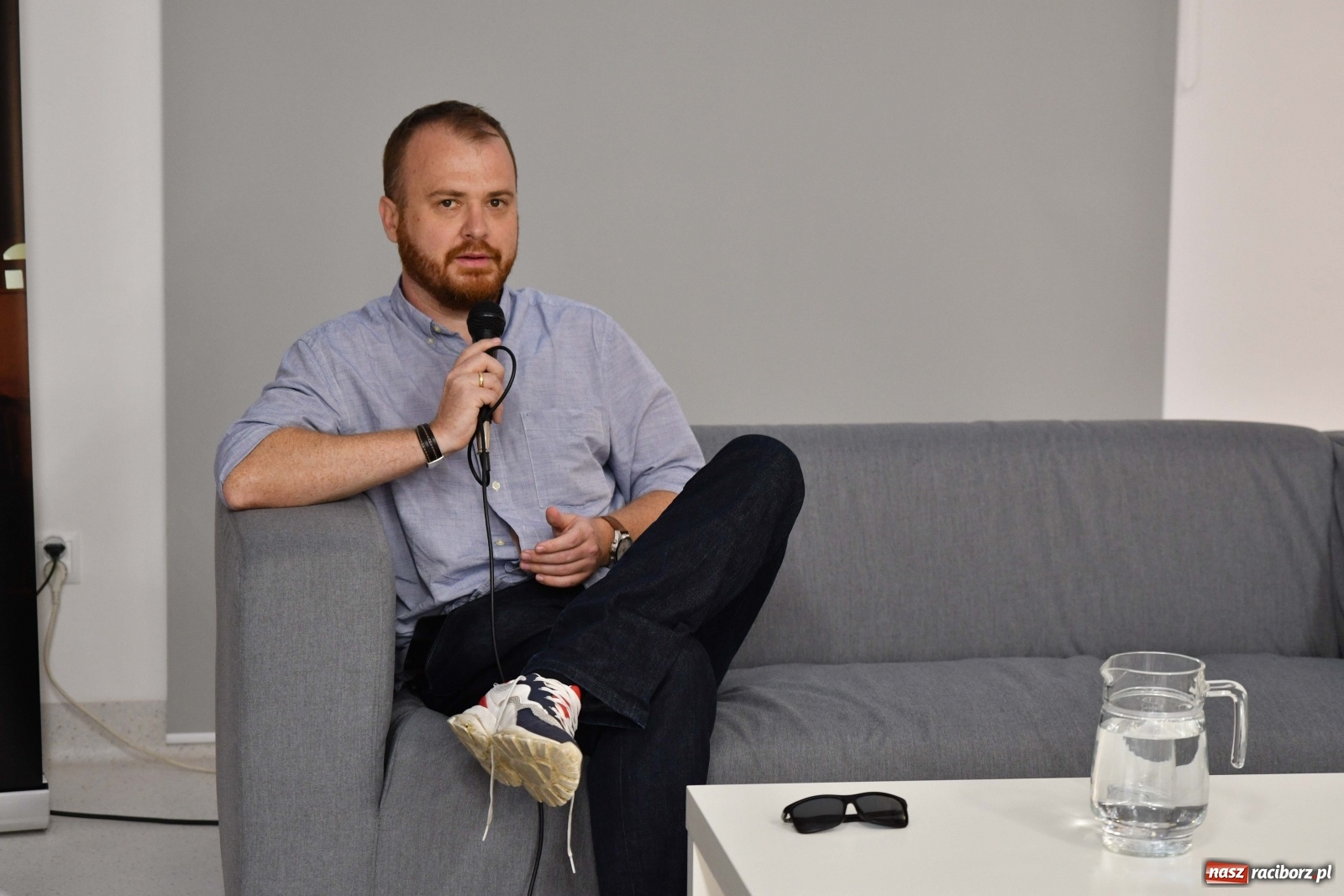 Zdjęcie w galerii na portalu naszraciborz.pl: Sowa zaprosiła Chmielarza. Autor Żmijowiska w Raciborzu [FOTO]  wiadomości z regionu