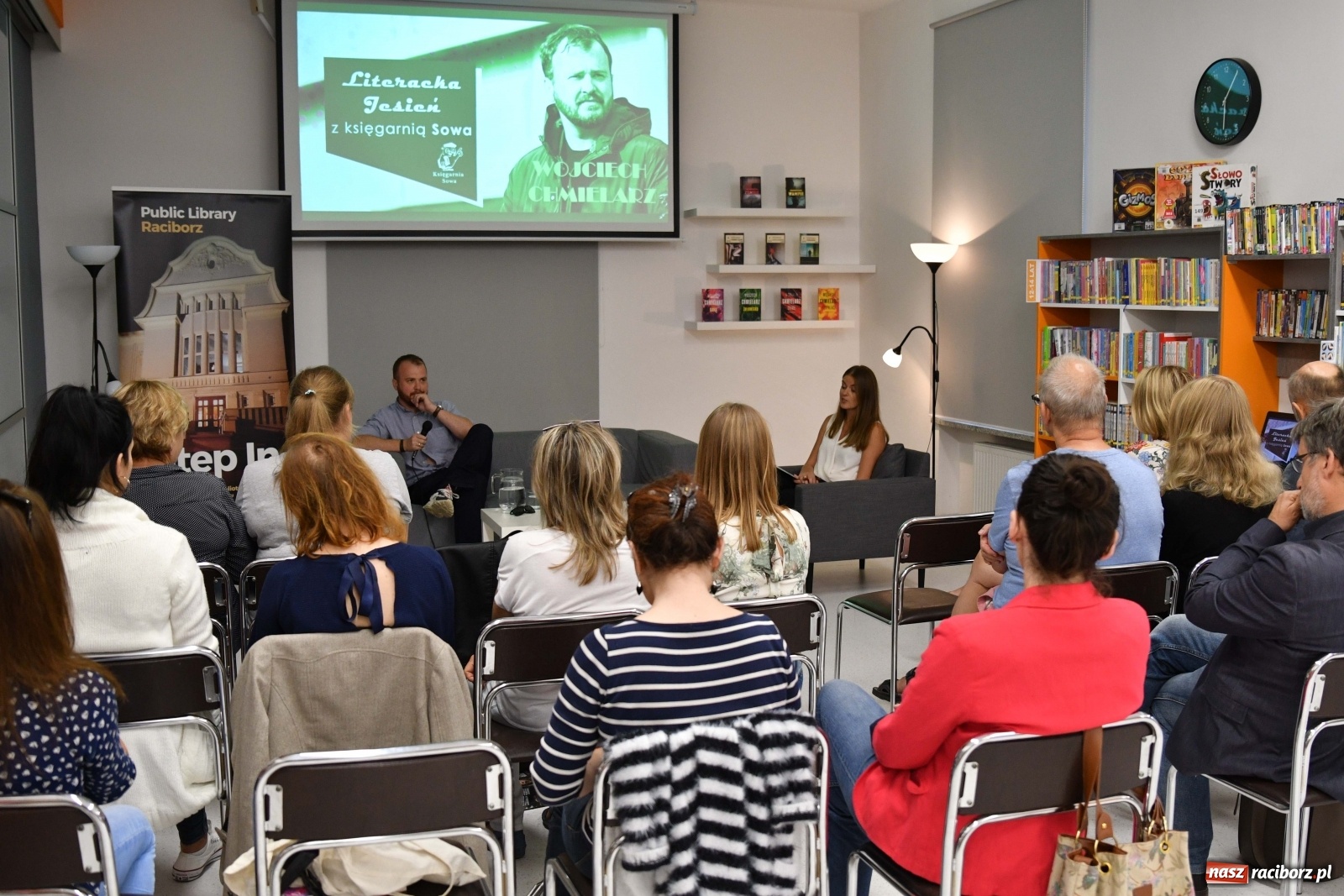 Zdjęcie w galerii na portalu naszraciborz.pl: Sowa zaprosiła Chmielarza. Autor Żmijowiska w Raciborzu [FOTO]  wiadomości z regionu