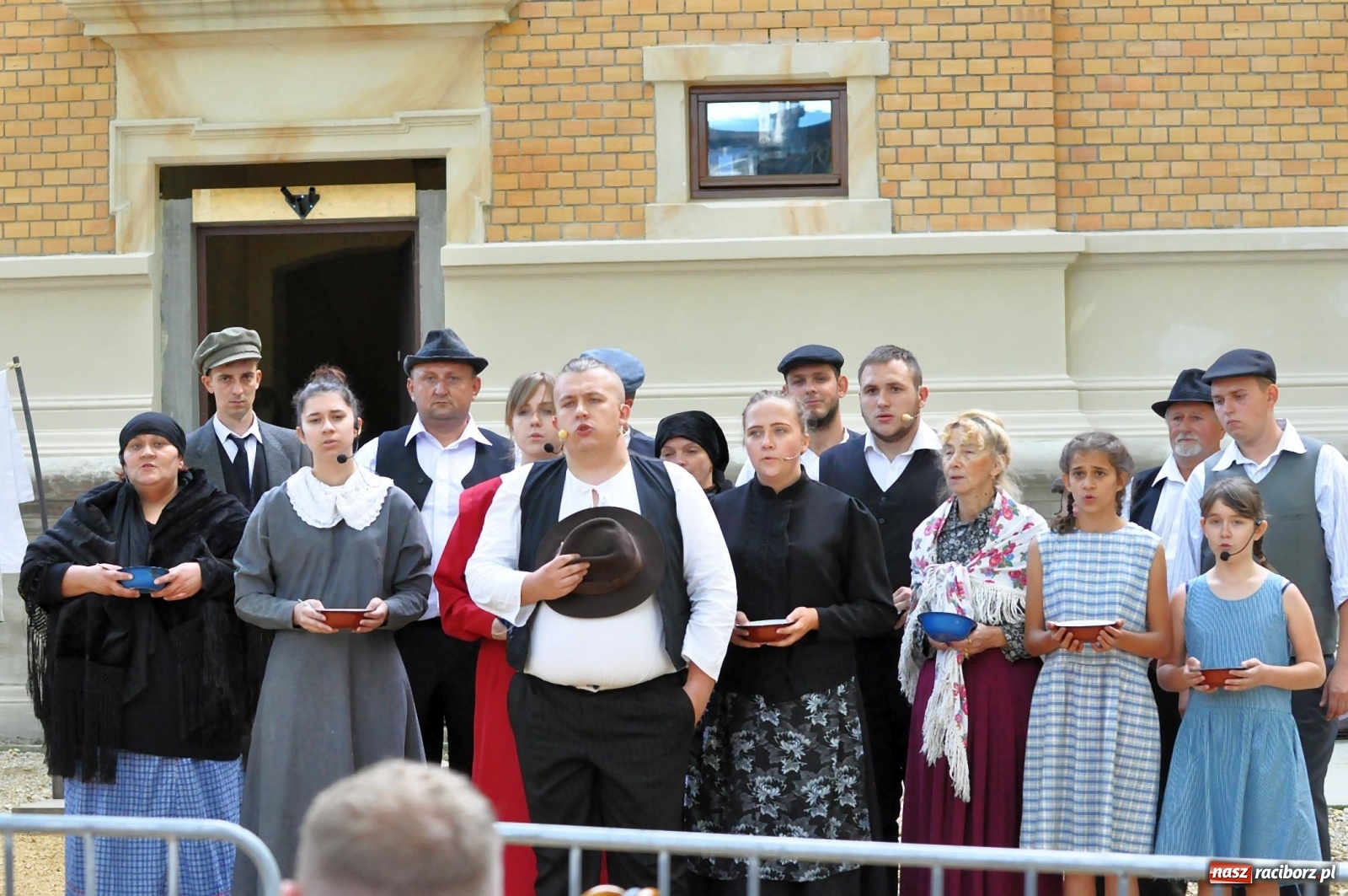 Zdjęcie w galerii na portalu naszraciborz.pl: Wielka rekonstrukcja walki o pałac w Rzuchowie wiadomości z regionu
