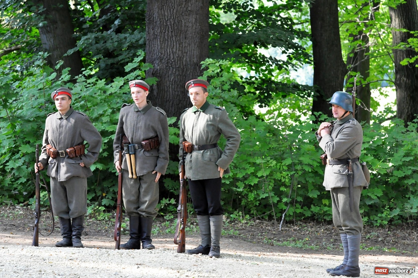 Zdjęcie w galerii na portalu naszraciborz.pl: Wielka rekonstrukcja walki o pałac w Rzuchowie wiadomości z regionu