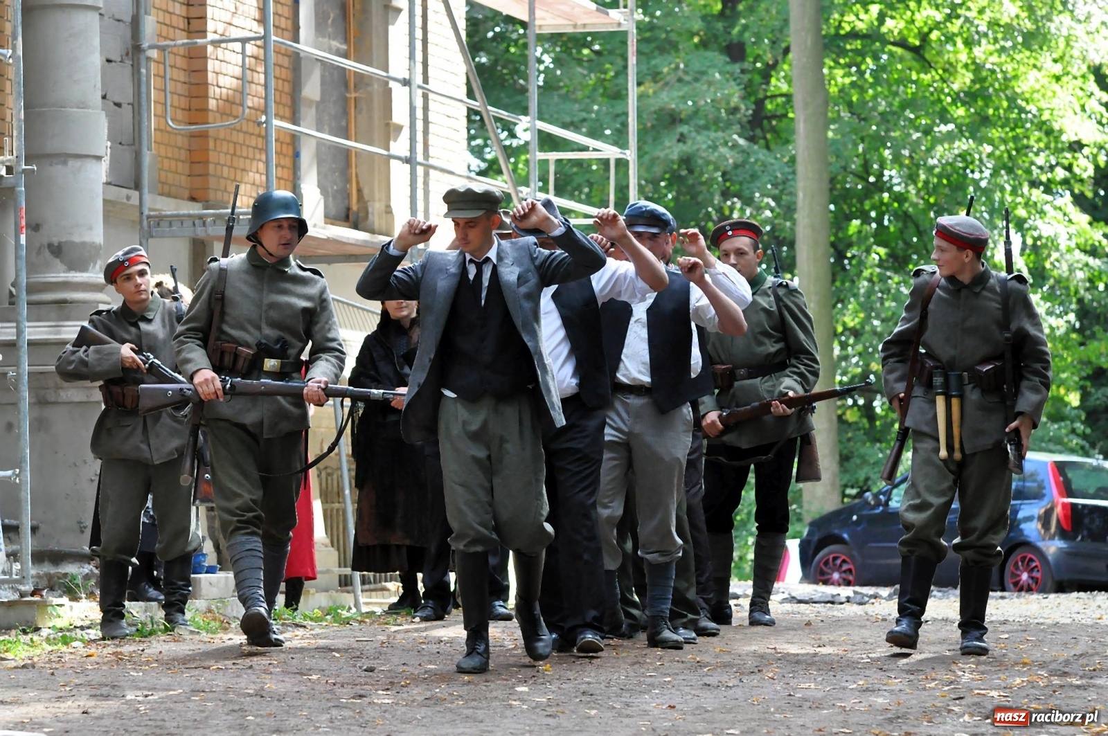 Zdjęcie w galerii na portalu naszraciborz.pl: Wielka rekonstrukcja walki o pałac w Rzuchowie wiadomości z regionu