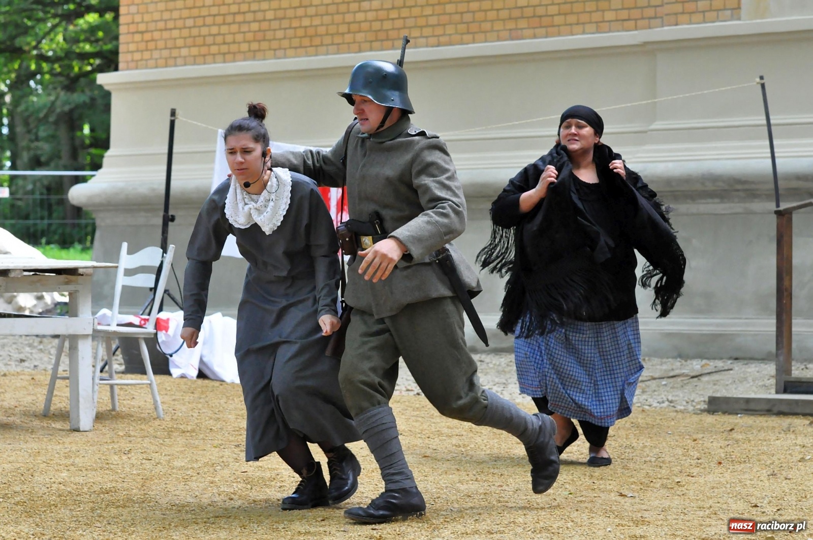 Zdjęcie w galerii na portalu naszraciborz.pl: Wielka rekonstrukcja walki o pałac w Rzuchowie wiadomości z regionu