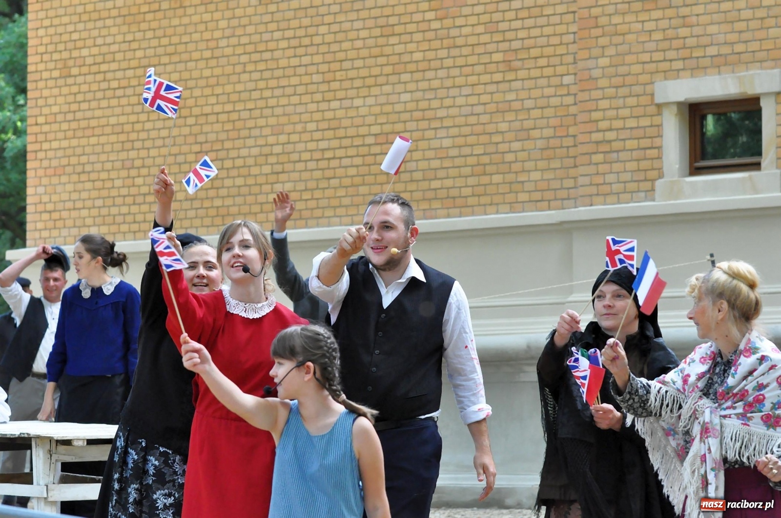 Zdjęcie w galerii na portalu naszraciborz.pl: Wielka rekonstrukcja walki o pałac w Rzuchowie wiadomości z regionu