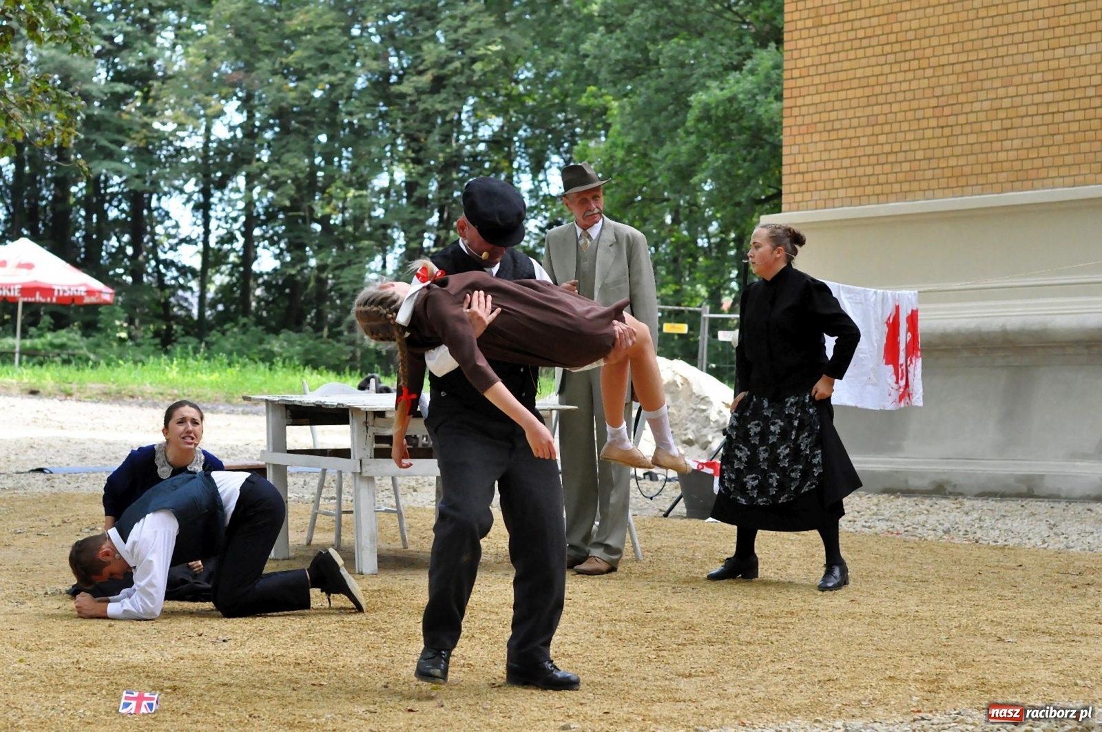 Zdjęcie w galerii na portalu naszraciborz.pl: Wielka rekonstrukcja walki o pałac w Rzuchowie wiadomości z regionu