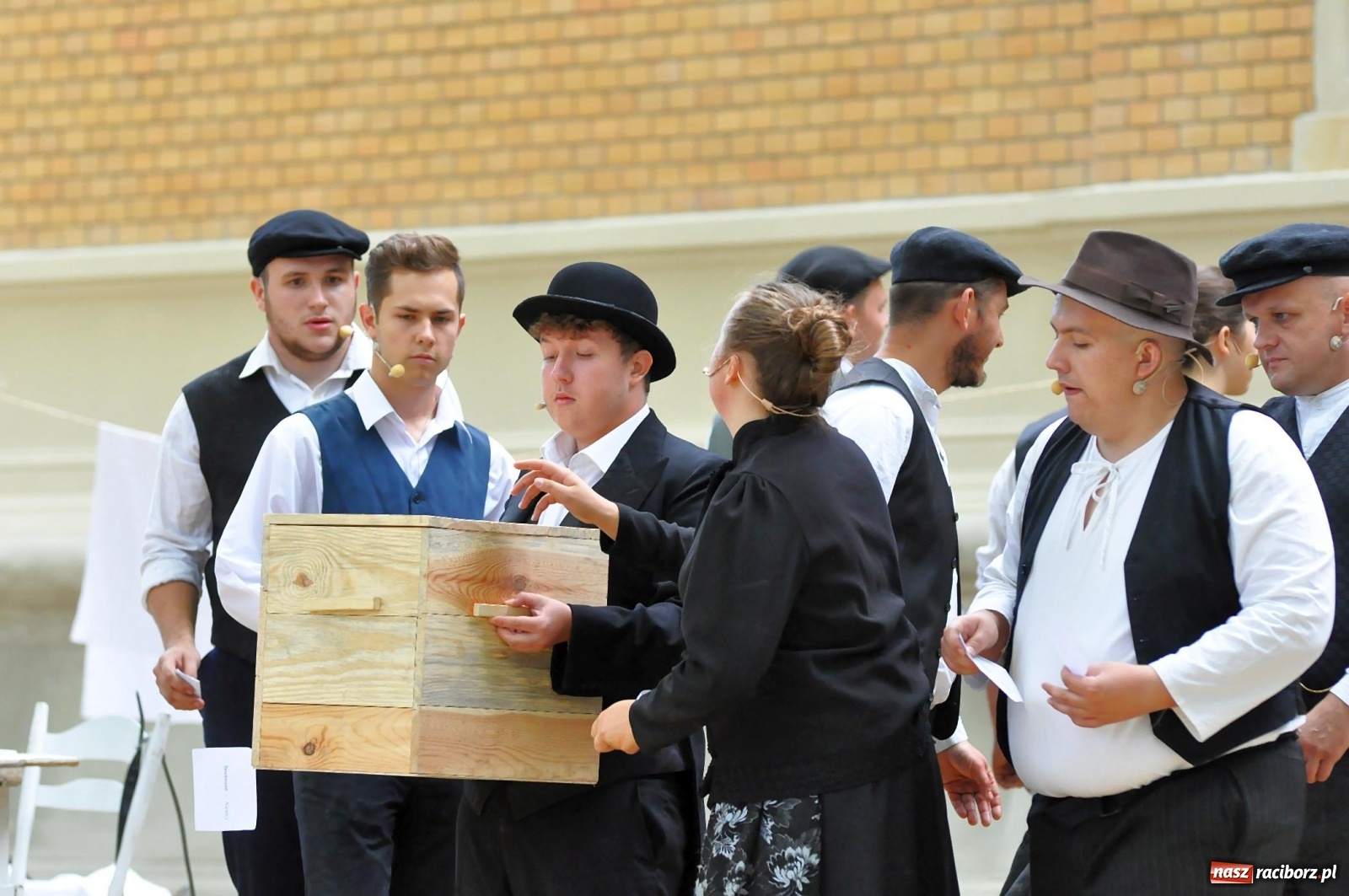 Zdjęcie w galerii na portalu naszraciborz.pl: Wielka rekonstrukcja walki o pałac w Rzuchowie wiadomości z regionu