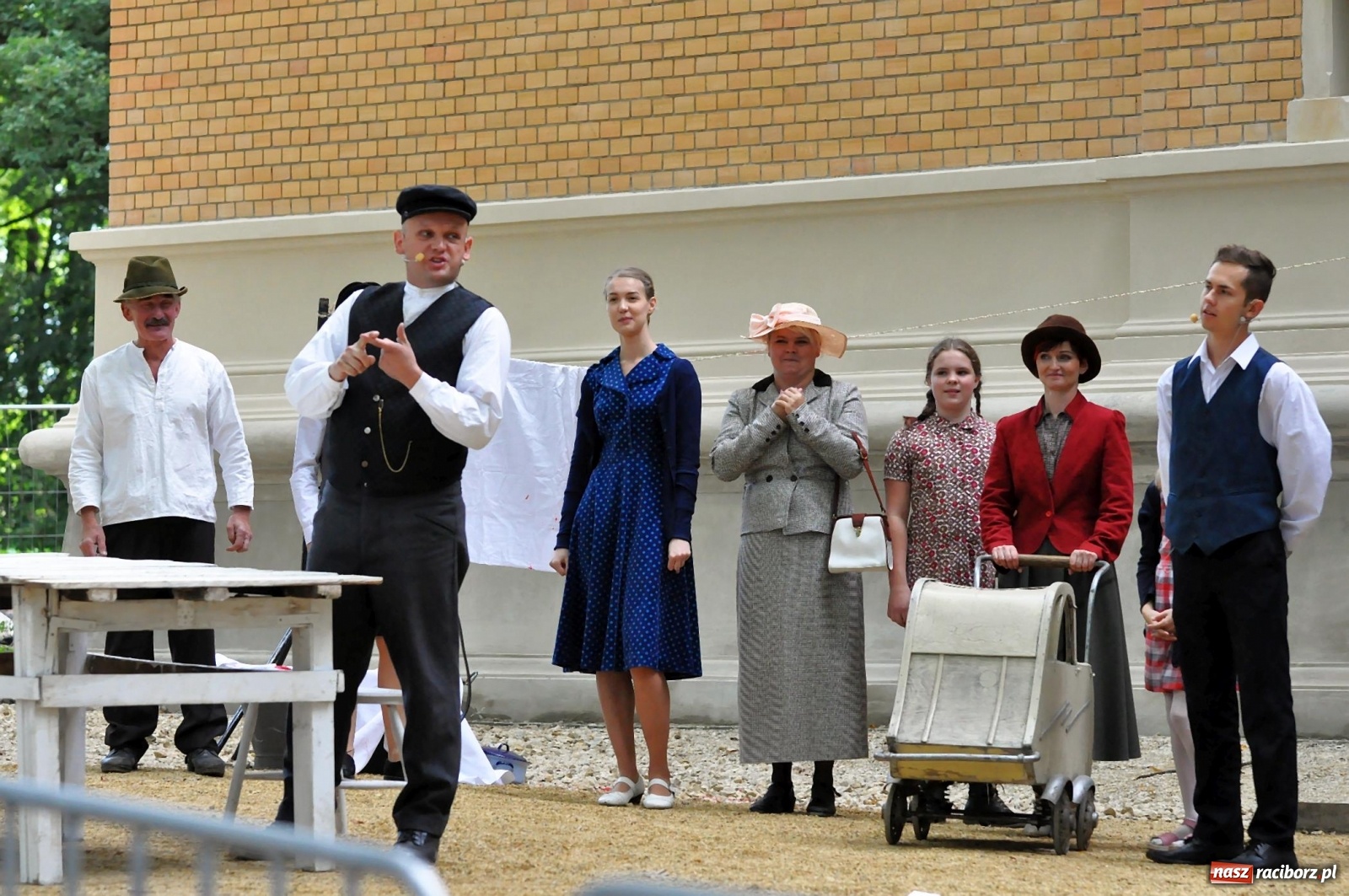 Zdjęcie w galerii na portalu naszraciborz.pl: Wielka rekonstrukcja walki o pałac w Rzuchowie wiadomości z regionu