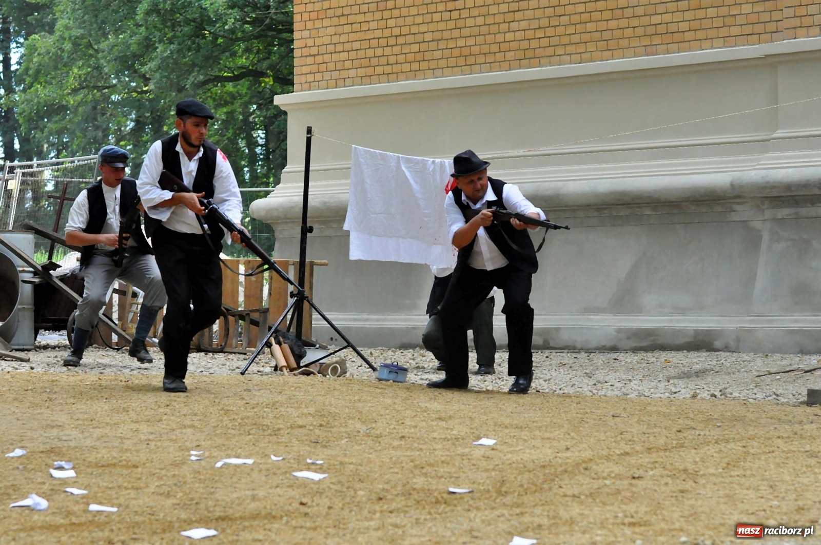Zdjęcie w galerii na portalu naszraciborz.pl: Wielka rekonstrukcja walki o pałac w Rzuchowie wiadomości z regionu
