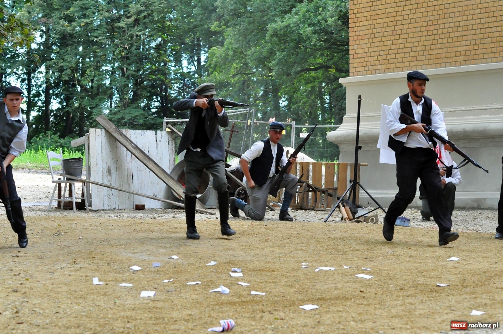 Zdjęcie w galerii na portalu naszraciborz.pl: Wielka rekonstrukcja walki o pałac w Rzuchowie wiadomości z regionu