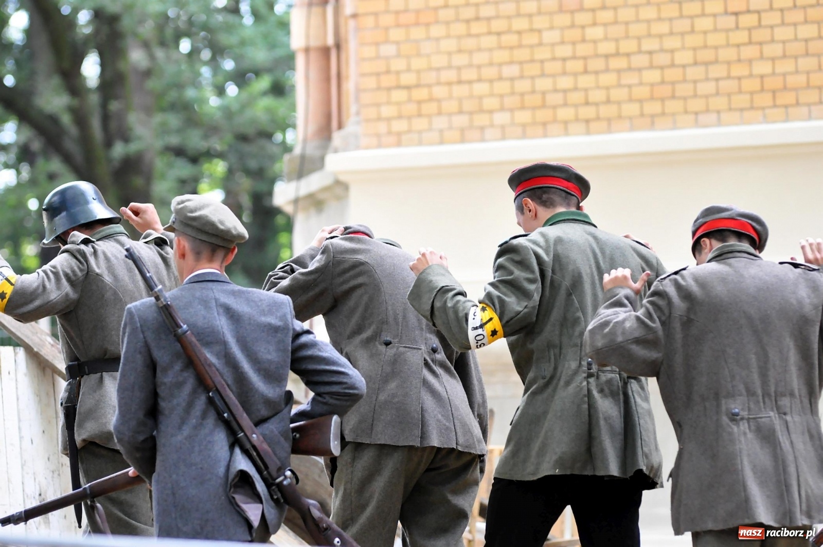 Zdjęcie w galerii na portalu naszraciborz.pl: Wielka rekonstrukcja walki o pałac w Rzuchowie wiadomości z regionu