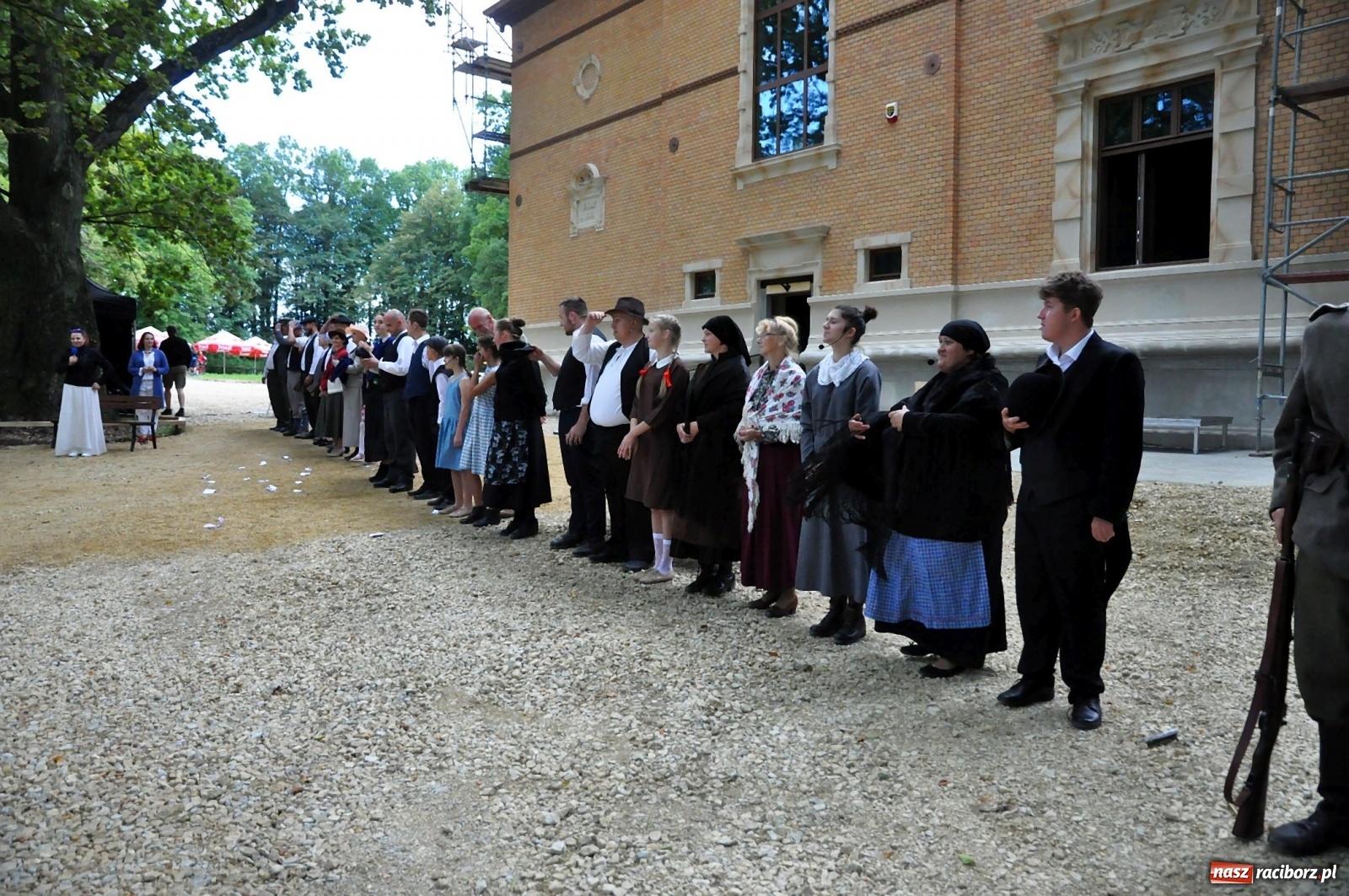 Zdjęcie w galerii na portalu naszraciborz.pl: Wielka rekonstrukcja walki o pałac w Rzuchowie wiadomości z regionu