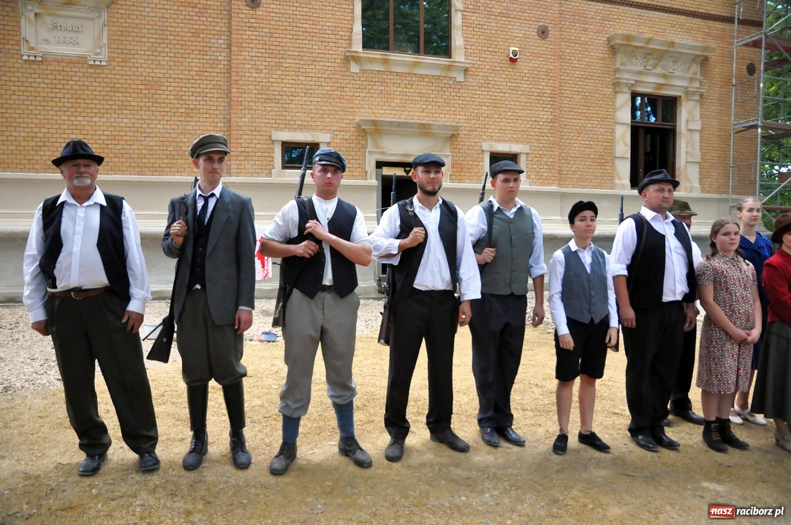Zdjęcie w galerii na portalu naszraciborz.pl: Wielka rekonstrukcja walki o pałac w Rzuchowie wiadomości z regionu
