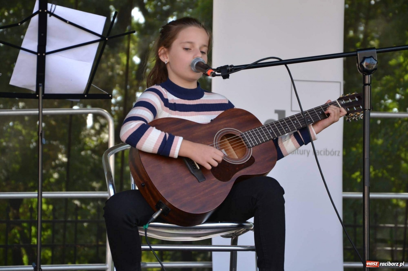 Zdjęcie w galerii na portalu naszraciborz.pl: Młodzież z MDK wystąpiła na zamku [FOTO]  wiadomości z regionu