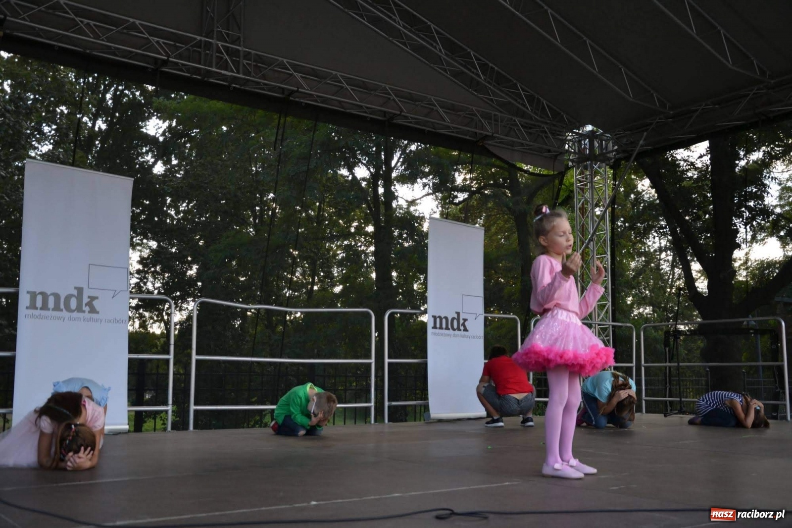 Zdjęcie w galerii na portalu naszraciborz.pl: Młodzież z MDK wystąpiła na zamku [FOTO]  wiadomości z regionu