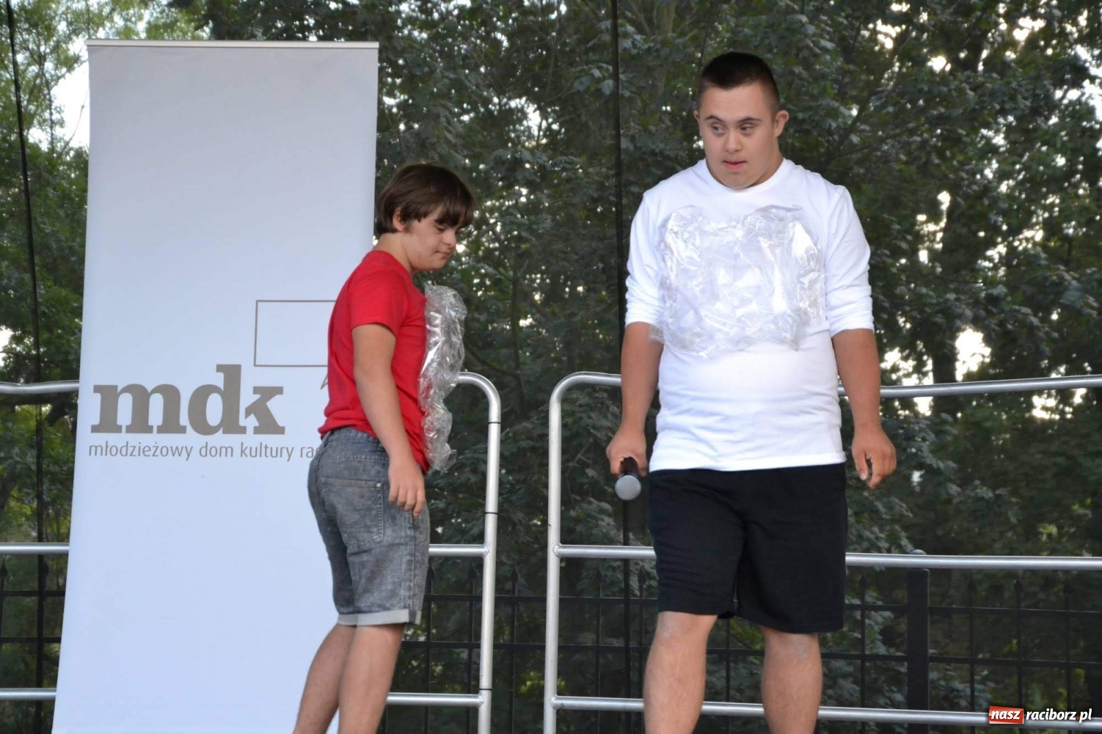 Zdjęcie w galerii na portalu naszraciborz.pl: Młodzież z MDK wystąpiła na zamku [FOTO]  wiadomości z regionu