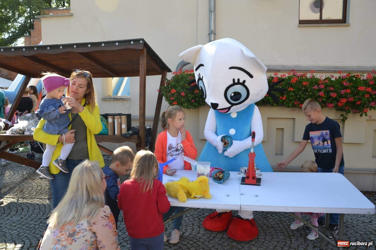 Zdjęcie w galerii na portalu naszraciborz.pl: Młodzież z MDK wystąpiła na zamku [FOTO]  wiadomości z regionu