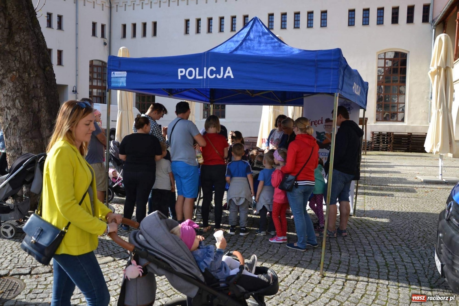 Zdjęcie w galerii na portalu naszraciborz.pl: Młodzież z MDK wystąpiła na zamku [FOTO]  wiadomości z regionu