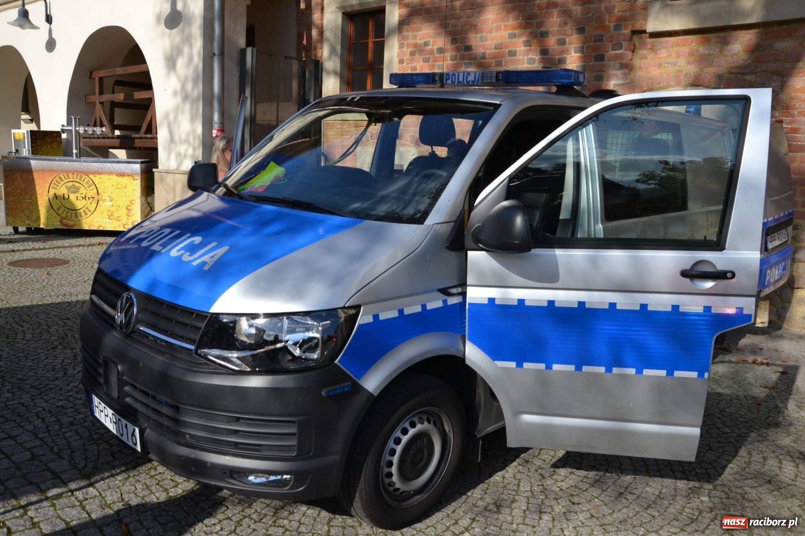 Zdjęcie w galerii na portalu naszraciborz.pl: Młodzież z MDK wystąpiła na zamku [FOTO]  wiadomości z regionu