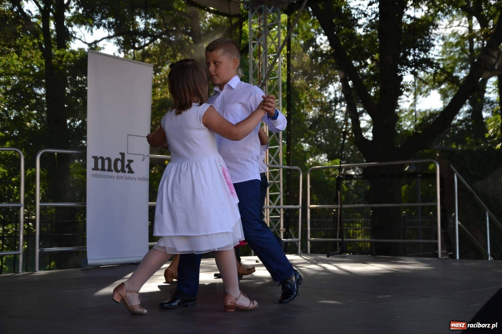 Zdjęcie w galerii na portalu naszraciborz.pl: Młodzież z MDK wystąpiła na zamku [FOTO]  wiadomości z regionu