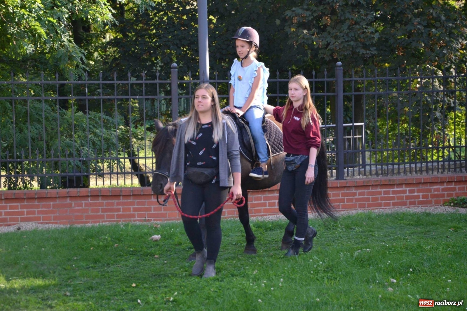 Zdjęcie w galerii na portalu naszraciborz.pl: Młodzież z MDK wystąpiła na zamku [FOTO]  wiadomości z regionu