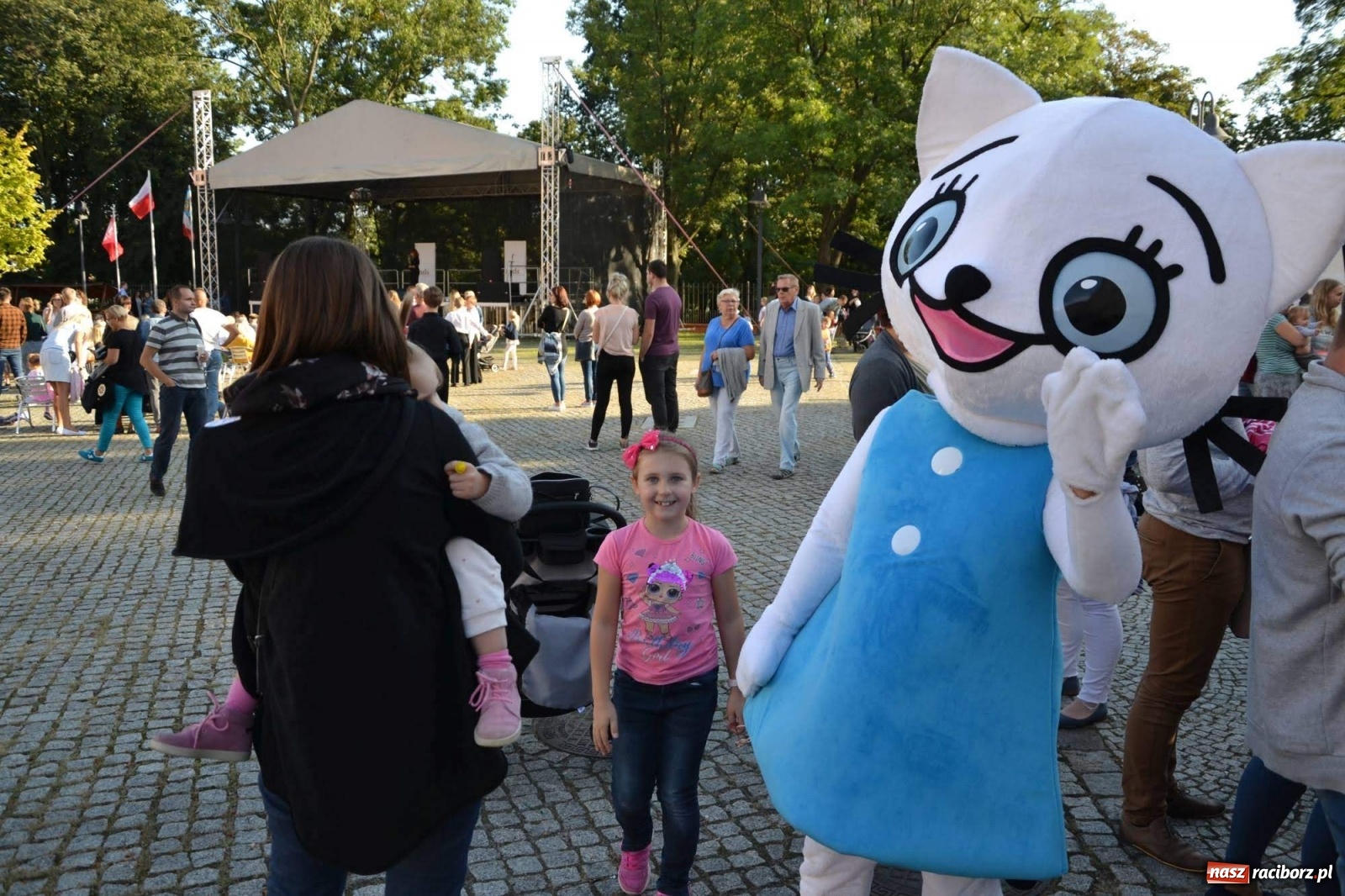 Zdjęcie w galerii na portalu naszraciborz.pl: Młodzież z MDK wystąpiła na zamku [FOTO]  wiadomości z regionu
