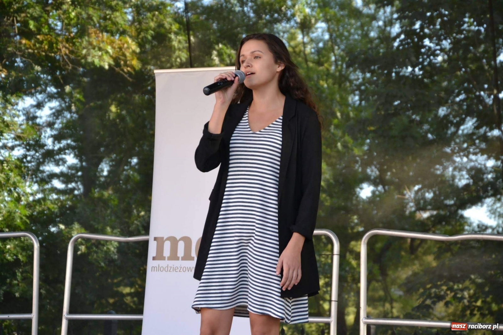 Zdjęcie w galerii na portalu naszraciborz.pl: Młodzież z MDK wystąpiła na zamku [FOTO]  wiadomości z regionu