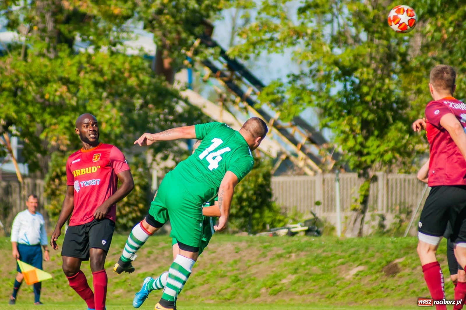 Zdjęcie w galerii na portalu naszraciborz.pl: A klasa. Zameczek Czernica rozbił Rafako [FOTO i WIDEO] wiadomości z regionu