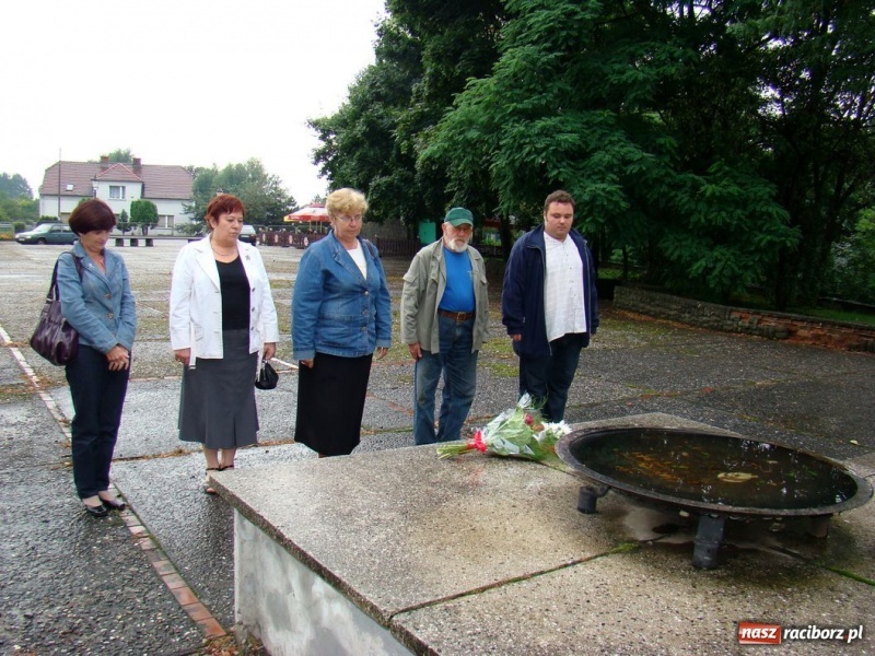 Zdjęcie w galerii na portalu naszraciborz.pl: Kuźniańskie TMZR w hołdzie powstańcom wiadomości z regionu