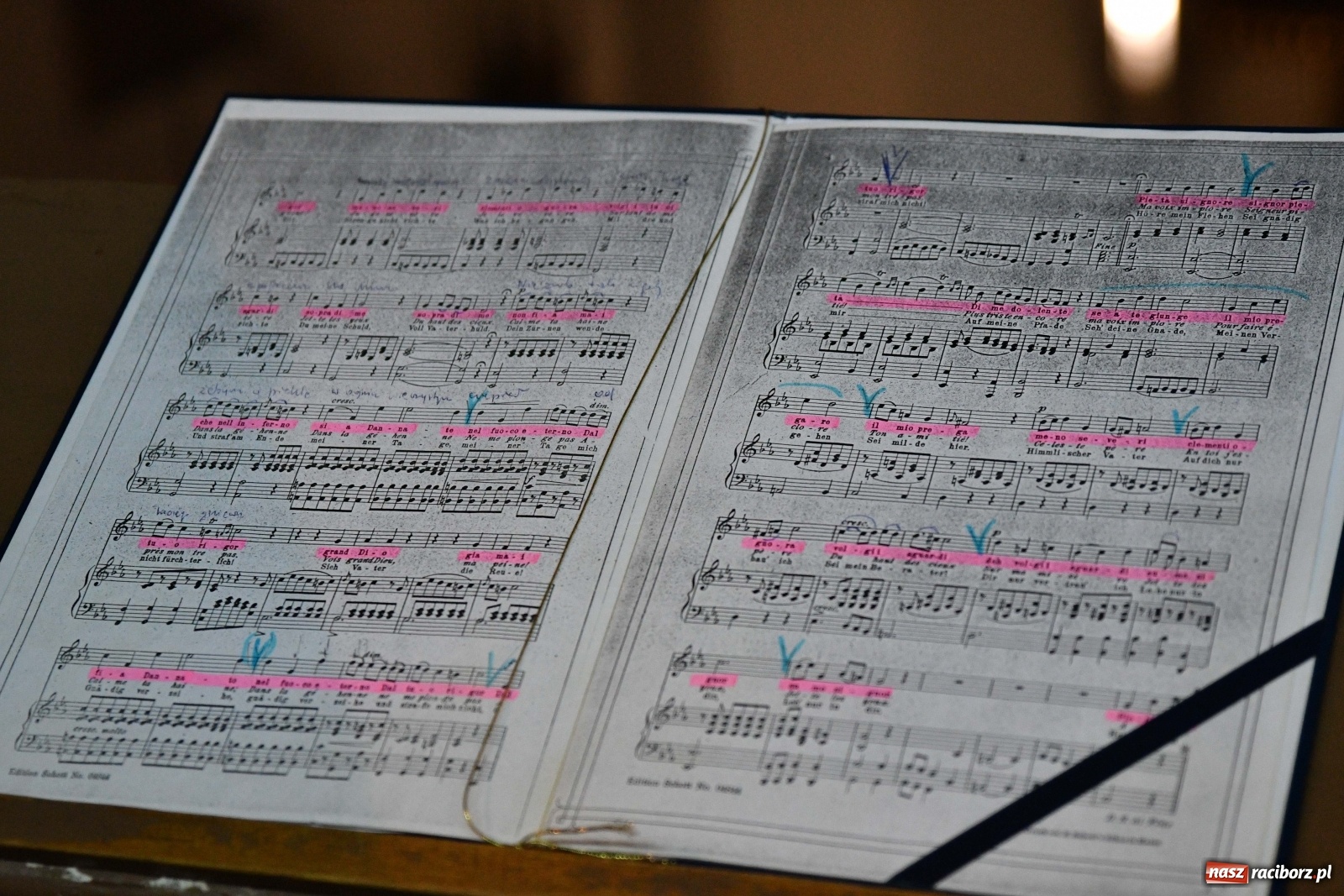 Zdjęcie w galerii na portalu naszraciborz.pl: Gdańscy artyści wystąpili w kościele farnym [FOTO] wiadomości z regionu