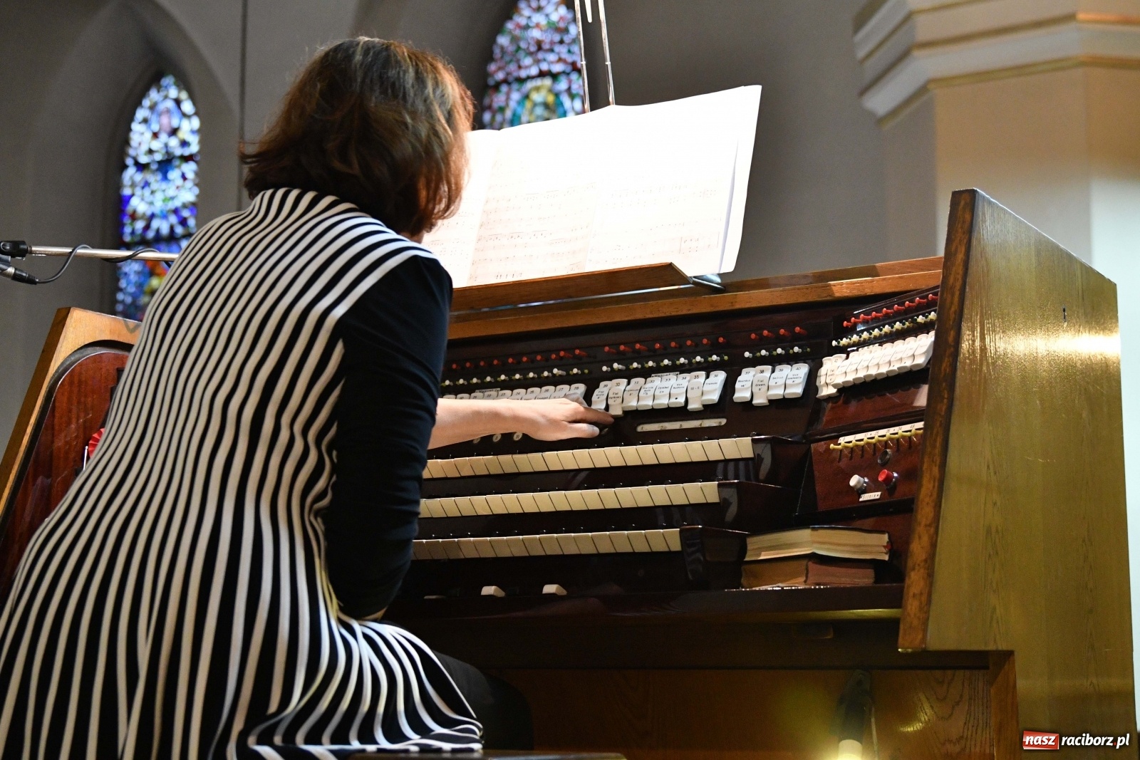 Zdjęcie w galerii na portalu naszraciborz.pl: Gdańscy artyści wystąpili w kościele farnym [FOTO] wiadomości z regionu