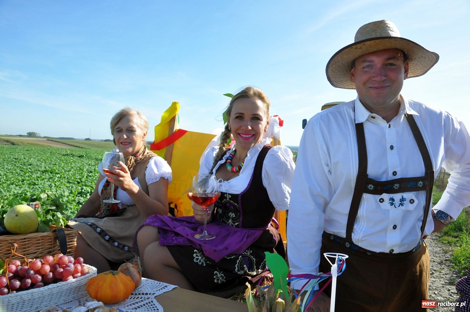 Zdjęcie w galerii na portalu naszraciborz.pl: Mała Miedonia, wielkie dożynki. Racibórz dziękuje za plony [FOTO i WIDEO]  wiadomości z regionu