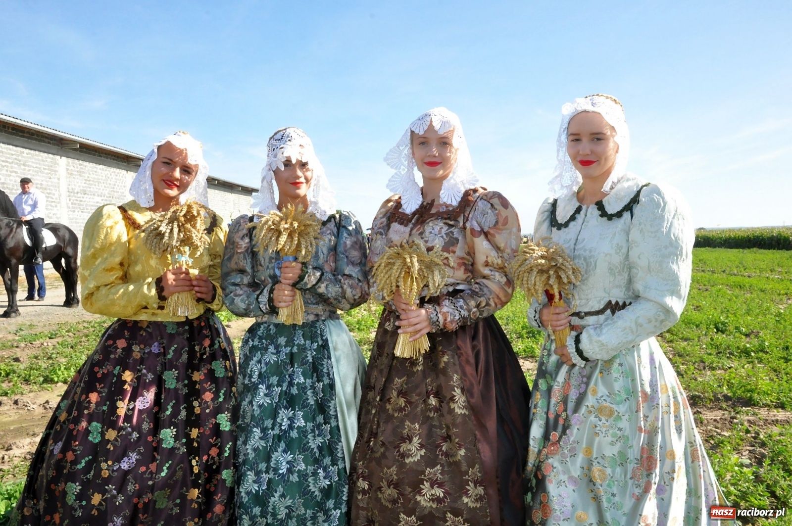 Zdjęcie w galerii na portalu naszraciborz.pl: Mała Miedonia, wielkie dożynki. Racibórz dziękuje za plony [FOTO i WIDEO]  wiadomości z regionu