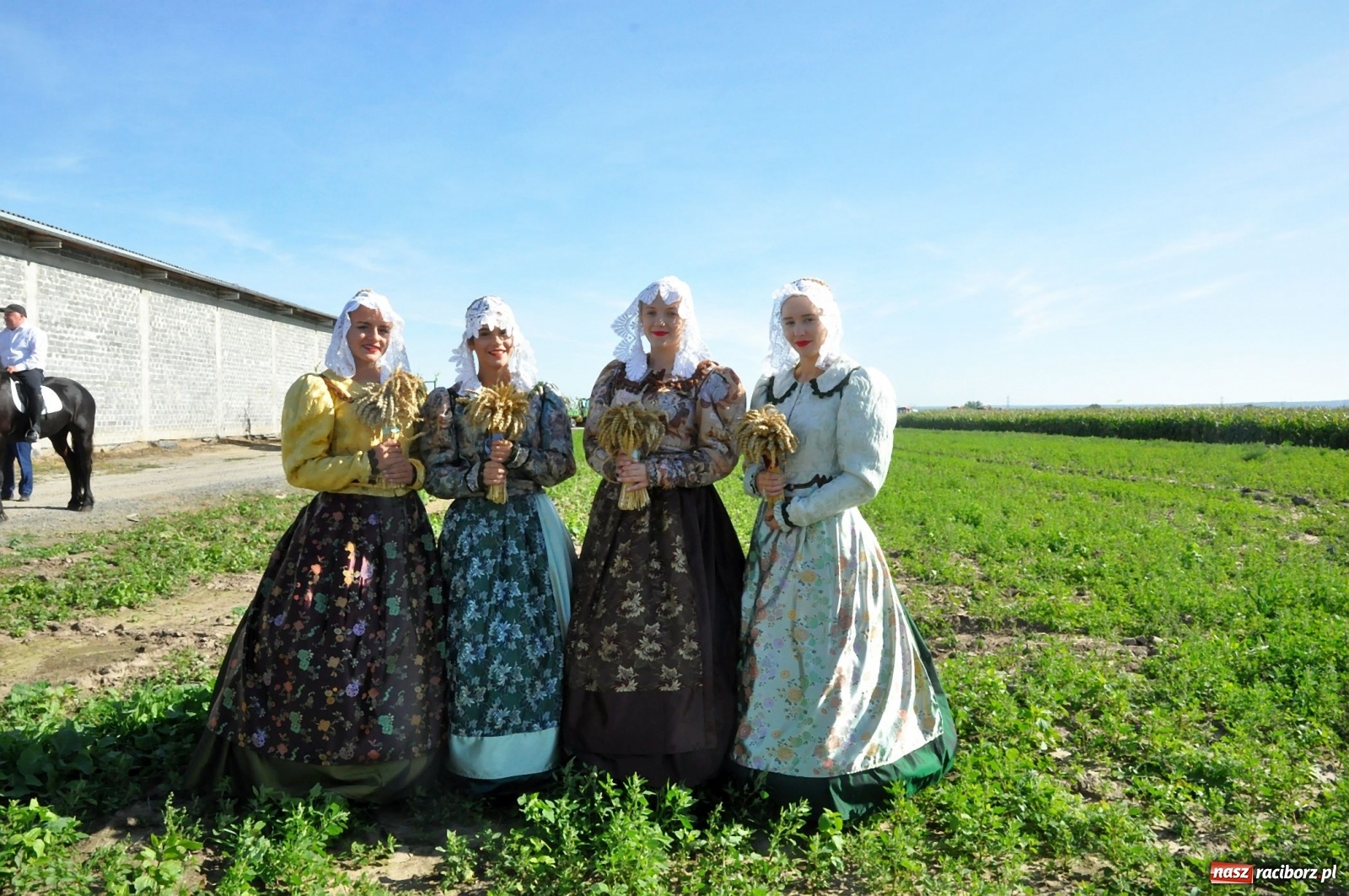 Zdjęcie w galerii na portalu naszraciborz.pl: Mała Miedonia, wielkie dożynki. Racibórz dziękuje za plony [FOTO i WIDEO]  wiadomości z regionu