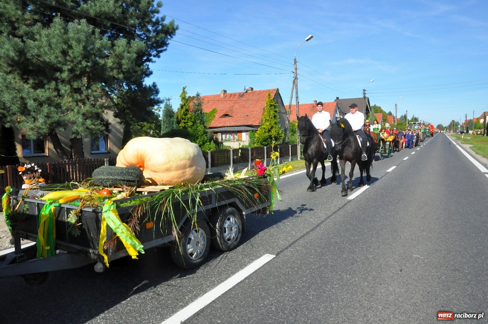 Zdjęcie w galerii na portalu naszraciborz.pl: Mała Miedonia, wielkie dożynki. Racibórz dziękuje za plony [FOTO i WIDEO]  wiadomości z regionu