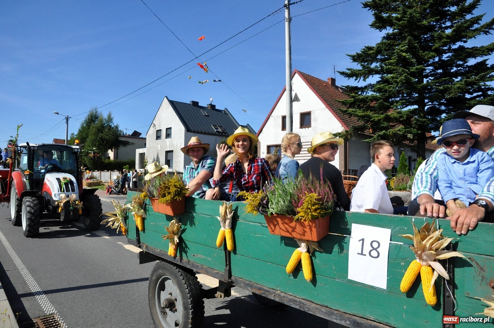Zdjęcie w galerii na portalu naszraciborz.pl: Mała Miedonia, wielkie dożynki. Racibórz dziękuje za plony [FOTO i WIDEO]  wiadomości z regionu