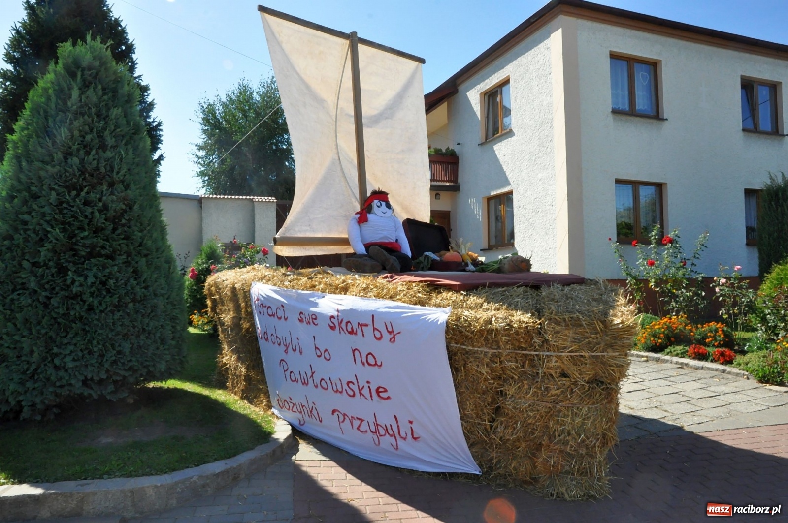 Zdjęcie w galerii na portalu naszraciborz.pl: Loża przywódców na dożynkach w Pawłowie [FOTO i WIDEO]  wiadomości z regionu
