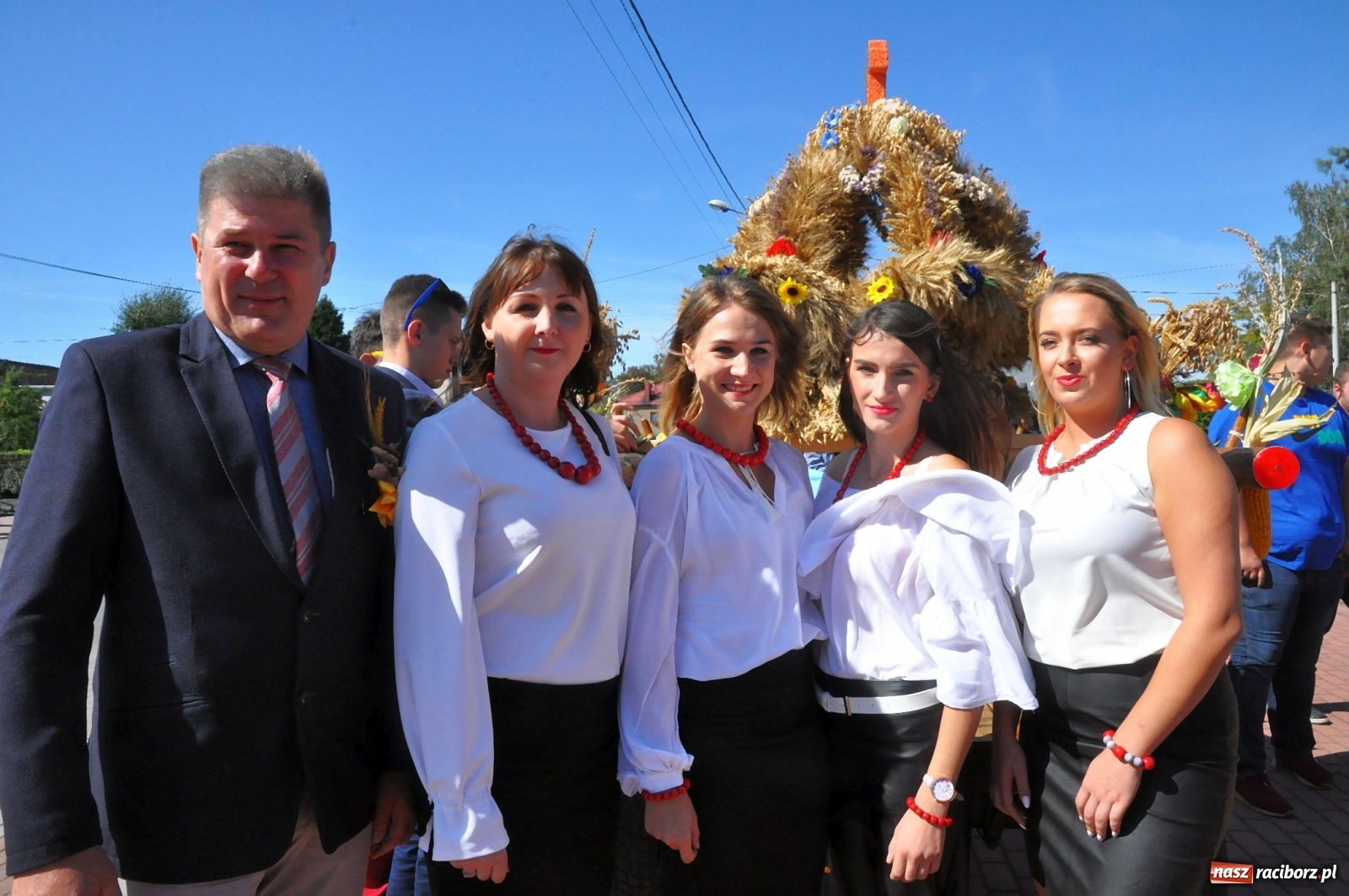 Zdjęcie w galerii na portalu naszraciborz.pl: Loża przywódców na dożynkach w Pawłowie [FOTO i WIDEO]  wiadomości z regionu