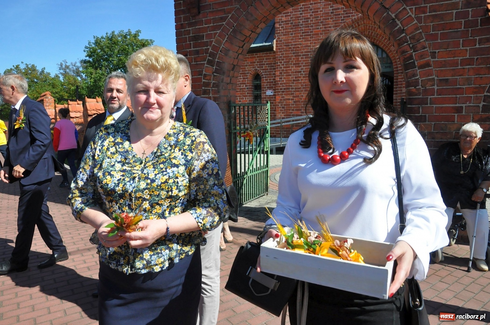 Zdjęcie w galerii na portalu naszraciborz.pl: Loża przywódców na dożynkach w Pawłowie [FOTO i WIDEO]  wiadomości z regionu