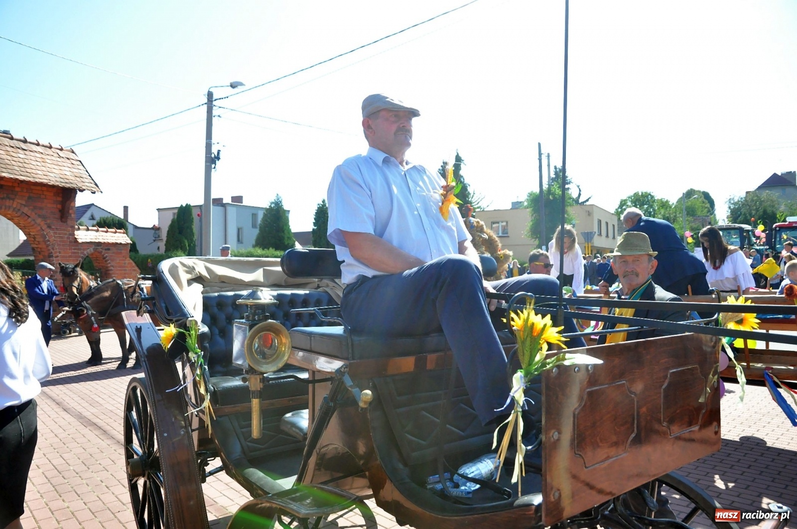 Zdjęcie w galerii na portalu naszraciborz.pl: Loża przywódców na dożynkach w Pawłowie [FOTO i WIDEO]  wiadomości z regionu
