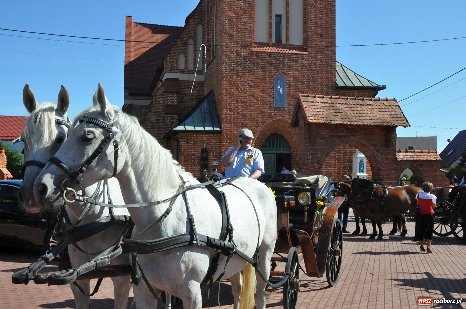 Zdjęcie w galerii na portalu naszraciborz.pl: Loża przywódców na dożynkach w Pawłowie [FOTO i WIDEO]  wiadomości z regionu