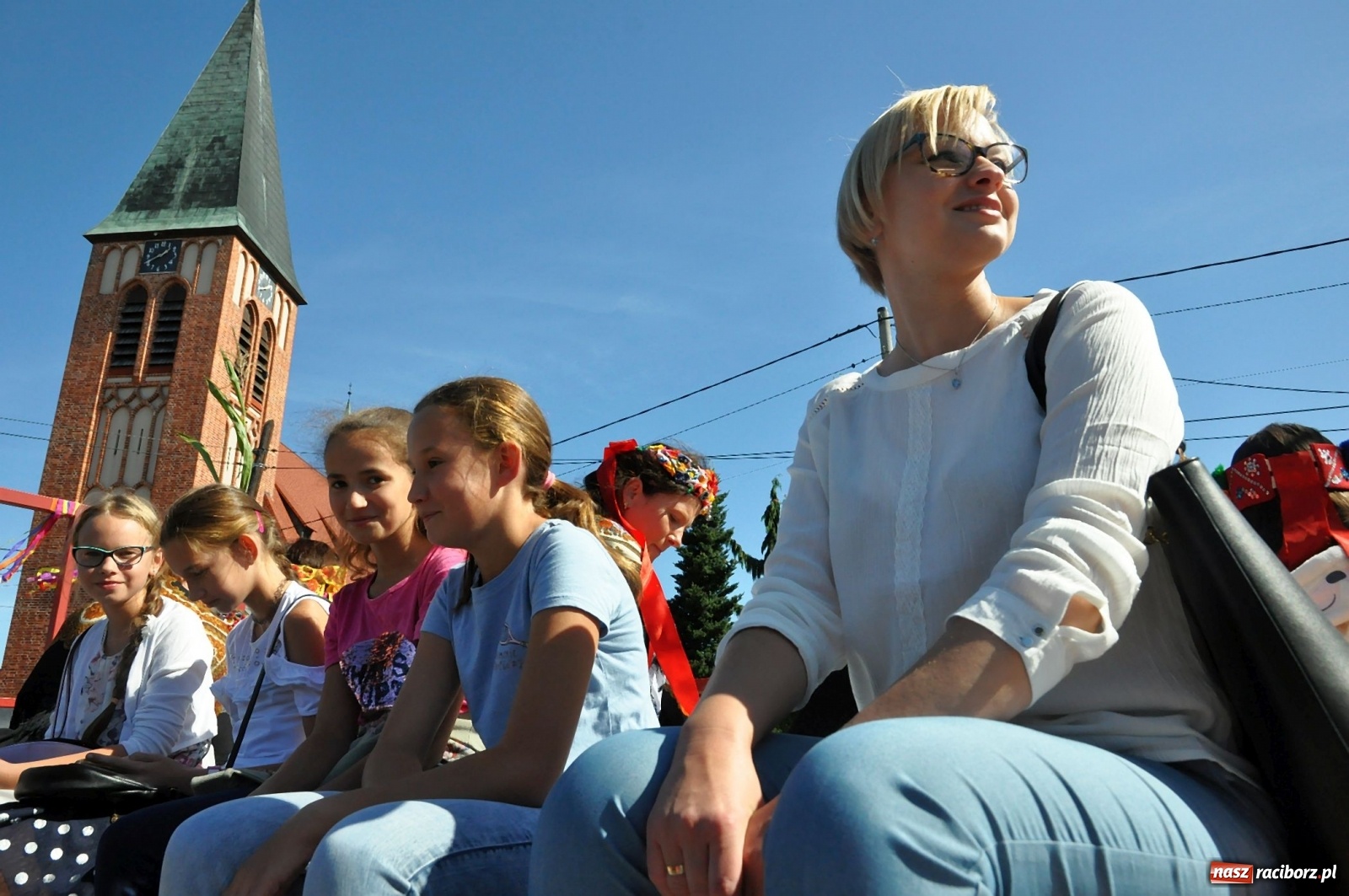 Zdjęcie w galerii na portalu naszraciborz.pl: Loża przywódców na dożynkach w Pawłowie [FOTO i WIDEO]  wiadomości z regionu