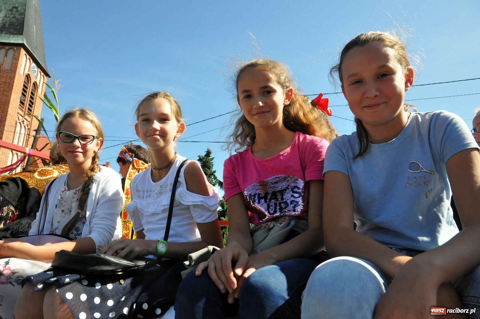 Zdjęcie w galerii na portalu naszraciborz.pl: Loża przywódców na dożynkach w Pawłowie [FOTO i WIDEO]  wiadomości z regionu