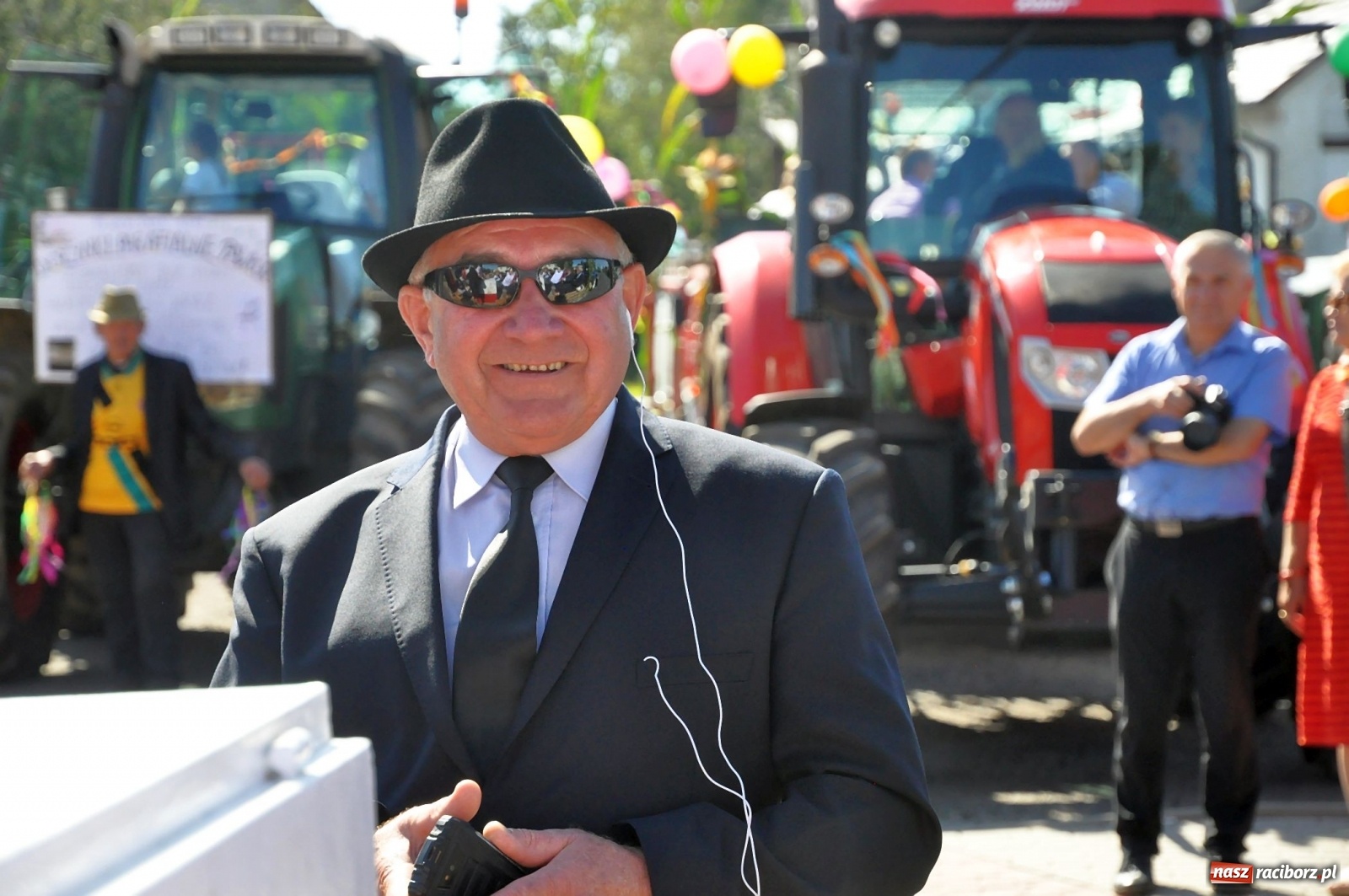 Zdjęcie w galerii na portalu naszraciborz.pl: Loża przywódców na dożynkach w Pawłowie [FOTO i WIDEO]  wiadomości z regionu