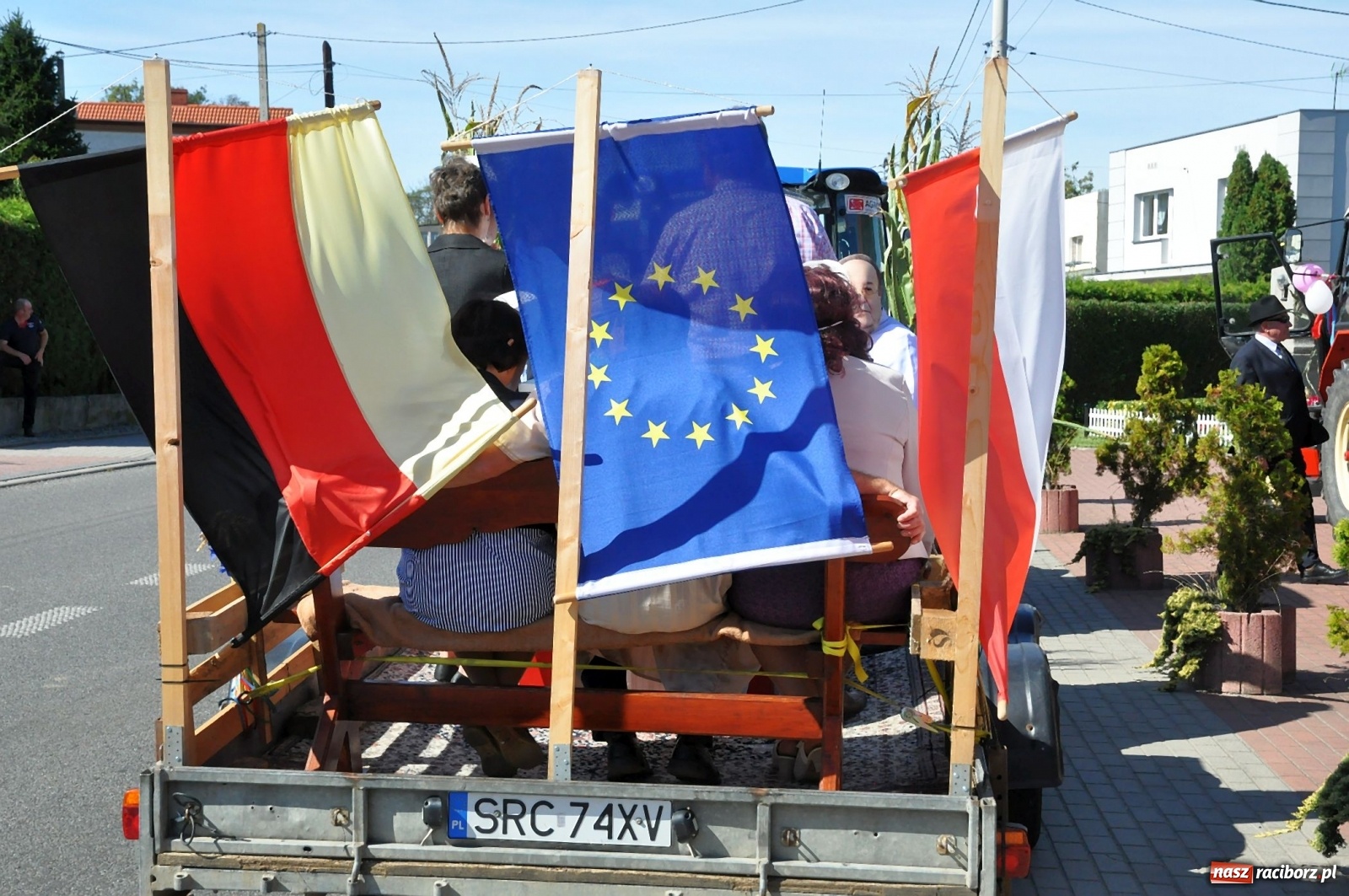 Zdjęcie w galerii na portalu naszraciborz.pl: Loża przywódców na dożynkach w Pawłowie [FOTO i WIDEO]  wiadomości z regionu
