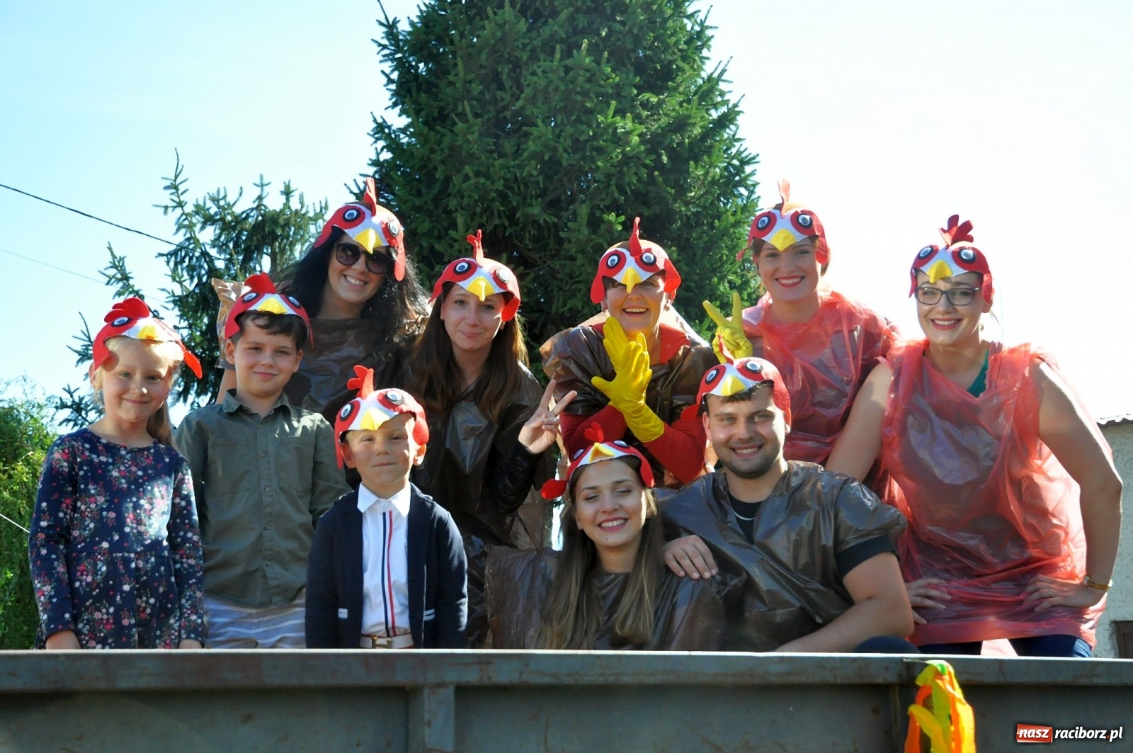 Zdjęcie w galerii na portalu naszraciborz.pl: Loża przywódców na dożynkach w Pawłowie [FOTO i WIDEO]  wiadomości z regionu