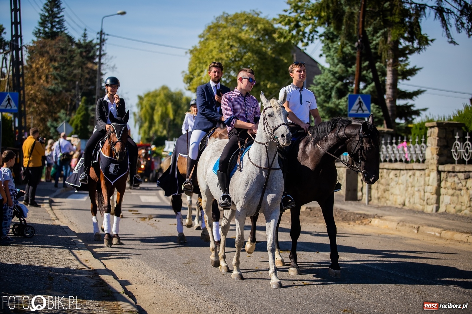 Zdjęcie w galerii na portalu naszraciborz.pl: Korowód jak maraton. Dożynki w Pogrzebieniu [FOTO i WIDEO]  wiadomości z regionu