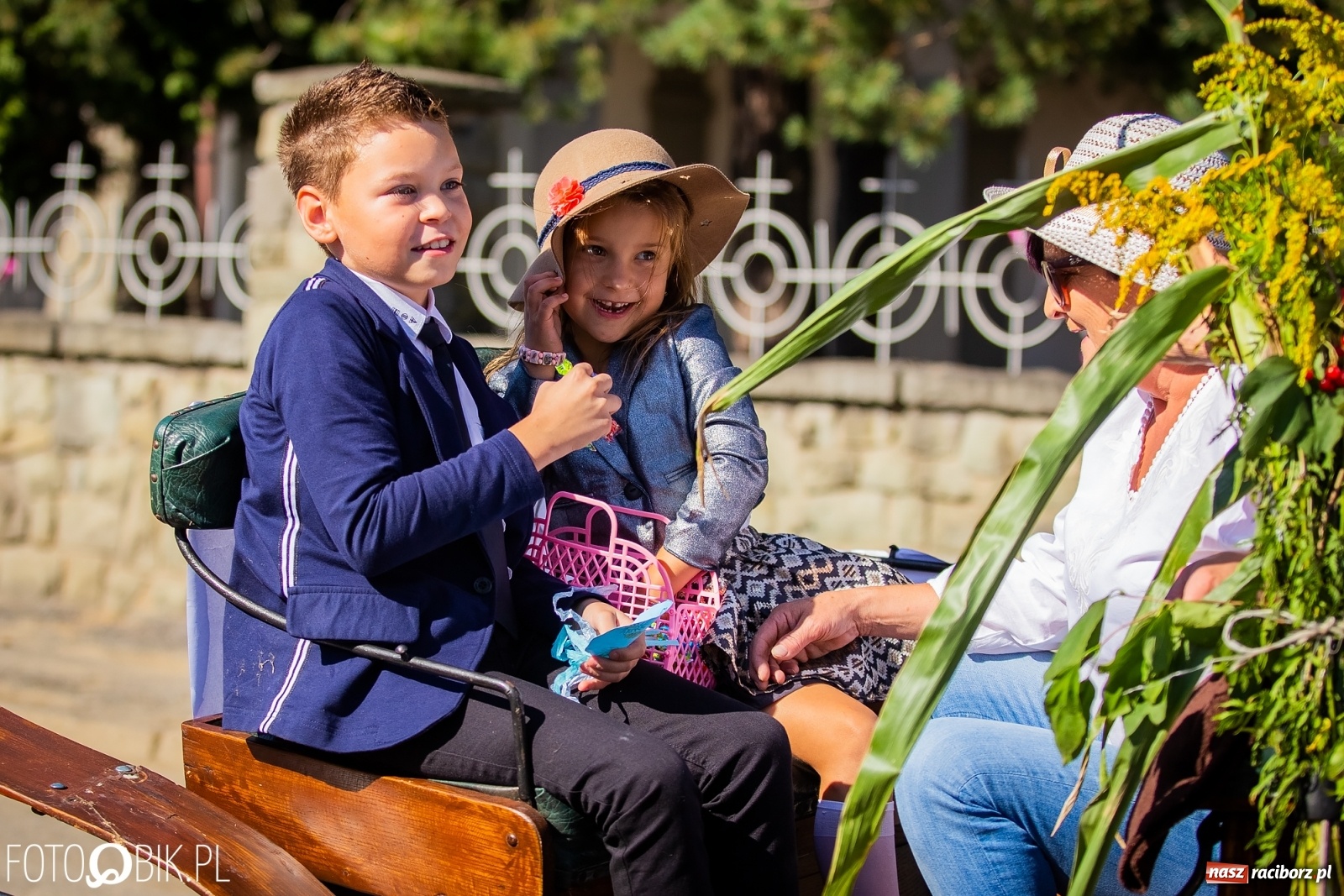 Zdjęcie w galerii na portalu naszraciborz.pl: Korowód jak maraton. Dożynki w Pogrzebieniu [FOTO i WIDEO]  wiadomości z regionu
